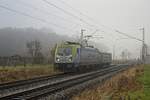 187 013 mit einem sehr kurzen Gterzug bei Hamm-Neustadt (20.12.2021)