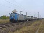 185 535-2 von Croosrail zieht einen Containerzug am 05.10.2011 durch Wiesental