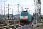 Zwei Cobra 2822 und 2806 fahren mit einem Kurzen Schrottzug von Aachen-West nach Belgien bei der Ausfahrt aus Aachen-West und fahren in Richtung Montzen/Belgien bei Sonne und Wolken am 8.9.2013.  