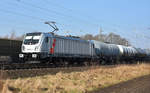 187 507-9 der Akiem kommend aus Hamburg mit Kesselwagen, unterwegs in Richtung Lüneburg.