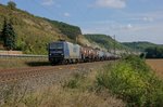 143 950 der RBH war am 23.09.2016 mit einem Kesselwagenzug im Maintal zwischen Himmelstadt und Karlstadt (Main) unterwegs.