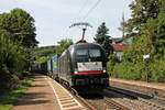 Durchfahrt am 27.08.2015 von MRCE/TXL ES 64 U2-065 (182 565-2) mit einem  LKW Walter -KLV durch Etterzhausen in Richtung Regensburg.