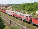 An einem sonnigen Juli-Tag, es war der 10.7.2013, stand ein Besuch der  Schrottreihe  in München Nord Rangierbahnhof an. Die Loks aus der V160-Familie standen zum Zeitpunkt der Aufnahme schon teilweise länger als ein Jahr abgestellt. Die im Bild neben 362 888 und 225 029 abgestellte 217 020 stand beispielsweise bereits seit August 2010 abgestellt in München Nord. 225 029 wurde im Juli 2012, also ein Jahr zuvor z-gestellt.
Dieses Bild zeigt den vorderen Bereich der Schrottreihe.