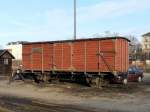 Historischer Gterwagen ohne anschrift im Bahnhofsareal von Radebeul am 09.12.2008