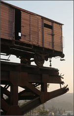 Am Abgrund -    Das 'Denkmal zur Erinnerung an die Deportierten' mit einem alten Reichsbahnwagen in Yad Vashem in Jerusalem.