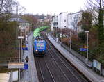 185 515-4 von Railtraxx kommt aus Richtung Aachen-West mit einem einem Autoleerzug aus Zeebrugge(B) nach Graz-Vbf(A) und fährt durch Aachen-Schanz in Richtung