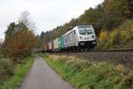 187 301-7 Railpool für Metrans mit einem Containerzug bei Erzhausen am 06.11.2017