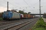 Mit einem Containerzug nach Aachen West/Belgien fuhr am 29.10.2016 die Alpha Trains/Crossrail 185 525-3 durch den Bahnhof von Müllheim (Baden) in Richtung Freiburg (Breisgau).