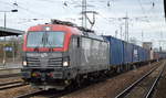 PKP Cargo mit der recht neuen Vectron EU46-514/193 514 [NVR-Number: 91 51 5370 026-4 PL-PKPC, Siemens Bj.2017] und Containerzug am 24.01.18 Bf. Flughafen Berlin-Schönefeld.