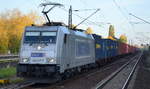 METRANS Rail s.r.o. mit  386 027-7  [NVR-Number: 91 54 7386 027-7 CZ-MT] und Containerzug am 10.10.18 Bf. Berlin-Hohenschönhausen. Viele Grüße an den TF. !!!!