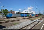 Blauer Himmel, blaue Lok, blaue Container...