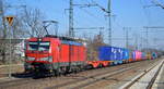 DB Cargo AG [D] mit  193 395  [NVR-Nummer: 91 80 6193 395-1 D-DB] und Containerzug am 22.03.22 Durchfahrt Bf. Golm.