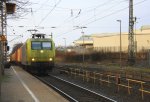 145 CL-031 von Alpha Trains kommt als Umleiter aus Richtung Herzogenrath mit einem sehr langen Containerzug in Richtung Aachen-West.