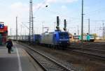 145 CL-203 von Crossrail fährt mit einem langen Bulkhaul-Ganzzug aus Antwerpen(B) nach Melzo(I) bei der Ausfahrt aus Aachen-West und fährt in Richtung Köln.