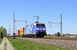 DB Cargo 152 135  AlbatrosExpress TFG & DB Intermodal  mit Containerzug in Richtung Hannover (Dedensen-Gümmer, 21.04.16). 