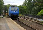 185 515-4 von Railtraxx   kommt aus Richtung Aachen-West mit einem gemischten Güterzug aus Antwerpen-Waaslandhaven(B) nach Linz-Voestalpine(A) und fährt durch Aachen-Schanz in Richtung Aachen-Hbf,Aachen-Rothe-Erde,Stolberg-Hbf(Rheinland)Eschweiler-Hbf,Langerwehe,Düren,Merzenich,Buir,Horrem,Kerpen-Köln-Ehrenfeld,Köln-West,Köln-Süd. Aufgenommen vom Bahnsteig von Aachen-Schanz. 
Bei Sonne und Wolken am Nachmittag vom 19.6.2018.