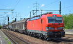 DB Cargo AG [D] mit  193 391  [NVR-Nummer: 91 80 6193 391-0 D-DB] und gemischtem Güterzug am 29.05.20 Bf. Flughafen Berlin-Schönefeld.