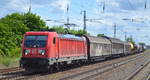 DB Cargo AG [D] mit  187 133  [NVR-Nummer: 91 80 6187 133-4 D-DB] und gemischtem Güterzug Richtung Seddin am 28.05.20 Bf. Saarmund.