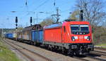 DB Cargo AG [D] mit  187 171  [NVR-Nummer: 91 80 6187 171-4 D-DB] und gemischtem Güterzug am 27.04.21 Durchfahrt Bf. Saarmund.