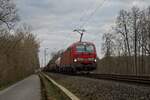 193 305-0 der DB Cargo mit einem gemischten Güterzug in Unna-Mühlhausen (06.03.2022)