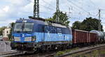 ČD Cargo a.s., Praha [CZ] mit ihrer  383 005-6  [NVR-Nummer: 91 54 7383 005-6 CZ-CDC] und einem gemischten Güterzug (teilweise belgische Lineas Güterwagen) am 30.08.23 Vorbeifahrt Bahnhof Magdeburg-Neustadt.