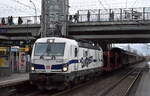 DB Cargo AG, Mainz mit ihrer  193 362  (NVR:  91 80 6193 362-1 D-DB ) und einem gemischten Güterzug am 15.01.24 Durchfahrt Bahnhof Berlin Hohenschönhausen.