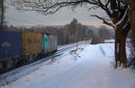 Ein Blick auf einen Güterzug aus Belgien nach Aachen-West.
Aufgenommen an der Gemmenicher-Rampe am Gemmenicher-Weg auf dem Montzenroute. 
Bei Sonne und Schnee am Kalten Nachmittag vom 31.1.2019.
