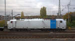 186 497-4 von Lineas/Railpool fährt mit einem Güterzug aus Köln-Gremberg nach Antwerpen-Noord(B) bei der Ausfahrt aus Aachen-West in Richtung Montzen/Belgien. 
Aufgenommen vom Bahnsteig in Aachen-West. 
Am Nachmittag vom 5.11.2019.