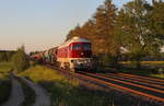 DGS 45394 von Lovosice nach Neu-Offingen. Mit der 232 426 von NRE ging es ab Cheb los und wurde bei Abendlicht in einem Einschnitt bei Waldershof eingefangen. Aufgenommen am 01.06.2020