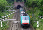 Die Cobra 2820 kommt aus dem Gemmenicher-Tunnel raus mit einem Güterzug aus Antwerpen-Noord(B) nach Köln-Gremberg(D) und fährt nach Aachen-West und rollt die Gemmenicher-Rampe herunter