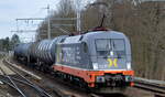 Hector Rail GmbH mit  242.531  Name:  LA MOTTA  [NVR-Number: 91 80 6182 531-4 D-D-HCTOR] und einem Kesselwagenzug (Dieselkraftstoff) am 15.03.22 Berlin Buch.