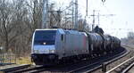 Railpool Lok   185 678-0  [NVR-Nummer: 91 80 6185 678-0 D-Rpool] mit Kesselwagenzug (leer) Richtung Stendell am 18.03.22 Berlin Buch.
