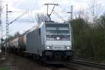185 692-1 auf der Hamm-Osterfelder Strecke in Recklinghausen-Suderwich 11.4.2012