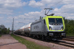 Ein neuer Anblick auf den Schienenwegen. Captrain (Akiem) 187 011 bringt Kesselwagen aus dem Ruhrgebiet durch das Saarland nach Carling (F) zur Chemie Plattform. Akiem hat 4 dieser Loks bestellt, die mit einem  Last Mile  Dieselmotor ausgerüstet sind.
Bahnstrecke 3230 Saarbrücken - Karthaus bei Ensdorf Saar. 04.05.2016