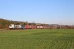 193 813 Railpool mit einem KLV-Zug im Abendlicht von Harrbach am 07.04.2018