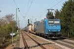 Am 11.04.2017 bespannte die ATLU/XRAIL 185 536-0 einen  LKW Walter -KLV nach Italien, als sie mit diesem durch den Bahnhof von Heitersheim gen Süden fuhr.