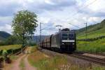 NIAG 185 573-3 mit einem Kohlezug in Pommern an der Mosel am 25.07.2011