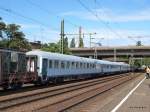 Diese vier Personenwagen der Bundeswehr waren am 29.08.09 in einem sehr interessanten Gterzug eingereiht. Ganz vorne waren russische Kesselwagen mit im Bund, dann folgten ein paar Flachwagen darauf die vier Personenwagen und ganz zum schluss nochmals Flachwagen, diesmal aber mit neuen Transportfahrzeugen beladen.