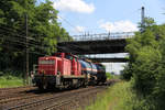 DB Cargo 294 906 hat den Rangierbahnhof Oberhausen-Osterfeld mit einer Übergabe nach Duisburg-Hamborn verlassen.