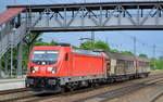 DB Cargo Deutschland AG mit  187 169  [NVR-Nummnr: 91 80 6187 169-8 D-DB] und zwei SChiebewandwagen am 06.06.19 Durchfahrt Bahnhof Saarmund. Viele Grüße an den Tf !!!