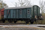 Ein Güterzuggepäckwagen vom Typ Pwghs 54 im Eisenbahnmuseum Bochum-Dahlhausen. (April 2018)