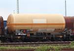 Gasdruckkesselwagen Zgs der BASF Nr.: 23 RIV 80 D-BASF 7416 100-7 mit 50230 l Fassungsvermögen. Abgestellter Güterzug im Rbf Seelze am 18.05.17.
Warntafel: 23/1061 Methylamin, wasserfrei