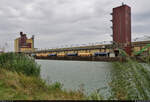 Im Hafen Bülstringen am Mittellandkanal befindet sich ein Gleisanschluss der AGRAVIS Ost GmbH & Co.