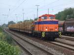 Die neue Werk-Lok der Firma RFH(Rostocker Fischereihafen)stellt im Bahnhof Rostock Bramow den DGS 81702 von Rostock-Bramow nach Stendal-Niedergrne zusammen.(02.08.09)

