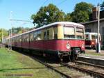 Der Berliner S-Bahn-Viertelzug 477 601 und 877 601 (Bauart Peenemnde)als Museumswagen in Buckow.