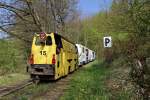 FGF Fahrtag am 01.05.2012  --  Zwischendurch befindet sich der  NIEDERBERG -Grubenpersonenzug auf der Strecke, der abwechselnd von zwei Deutz GG 90 B sozusagen als Wendezug gezogen wird. Hier hat der Zug gerade das kurze Waldstck Richtung unteren Bahnhof durchfahren.  --  Weitere Fotos siehe auch in meinem http://www.fgf-fotoalbum.de/