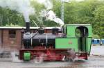 Sonderfahrtag (CDU) beim Feld- und Grubenbahnmuseum Fortuna am 21.05.2006: Lok 1 (Henschel Preller) steht bereits unter Dampf und wartet auf die ersten Fahrgste.