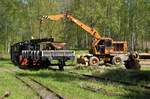 Feldbahntage am 06.05.16 im SEM Chemnitz: 100 211 beim Beladen