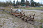 11-2021 Hobrechtsfelde. Der Wagen im Vordergrund wurde bei Bauarbeiten in Bernau geborgen.