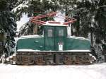 Eine Feldbahnlok 611 01 steht in Lichtenhain.Aufgenommen am 27.11.2010